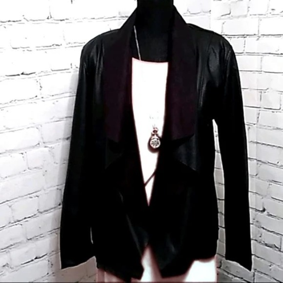 Tahari Women's Textured Reptile Black Jacket Coat - Size M * WOM306 - Picture 2 of 10